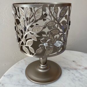 *NEW* Bath and Body Works Dogwood Pedestal 3 wick candle holder